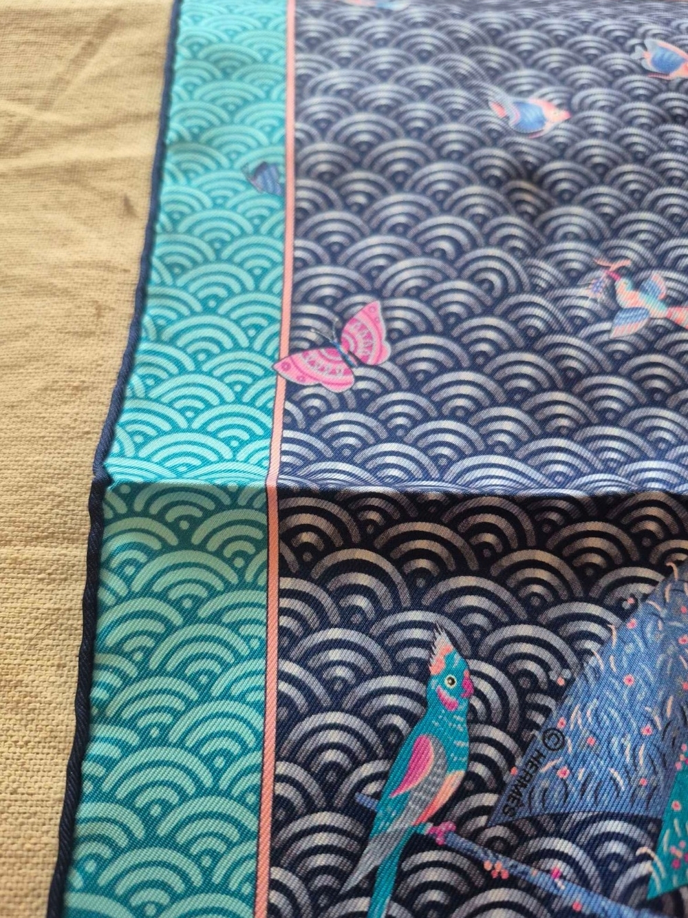 AUTHENTICATED 💙 Hermès NWOT Bateau Fleuri 100% Silk Square + Original Box - Picture 5 of 16